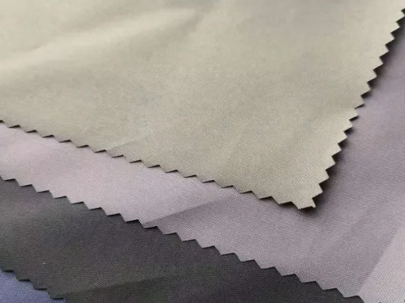 熱い！ ！レインコート用にPVCコーティングされた防水ポリエステル紬生地